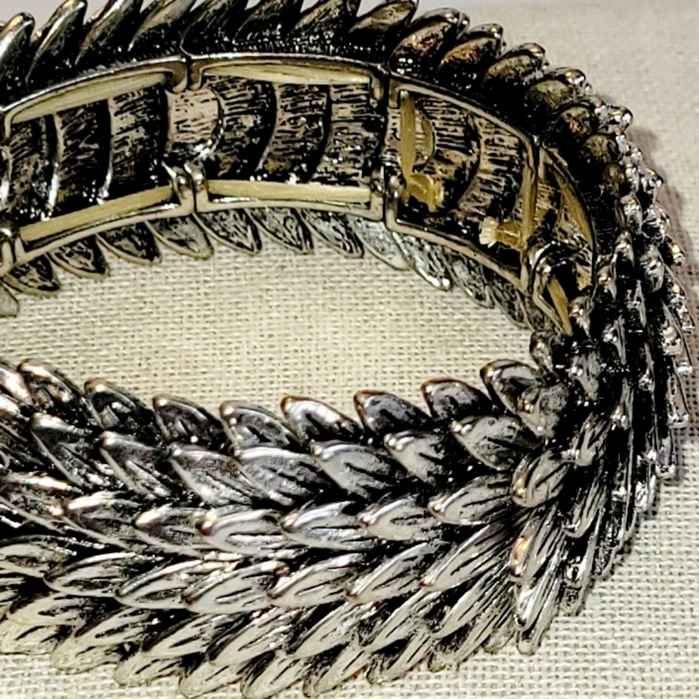 Stretch Bracelet, Fantastical Silver-tone Wings Layered, New - Picture 3 of 5